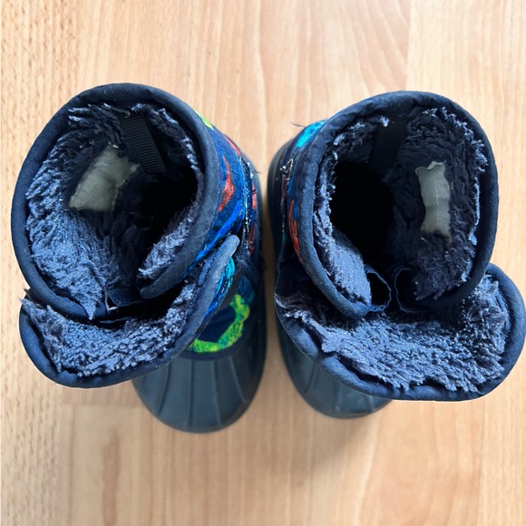 Place Winter Boots - Picture 6 of 6